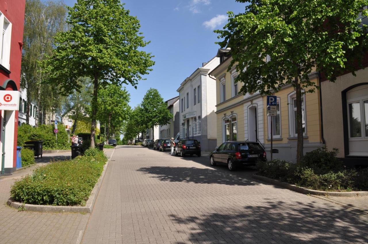 Sterner Obgruiten Haan Buitenkant foto